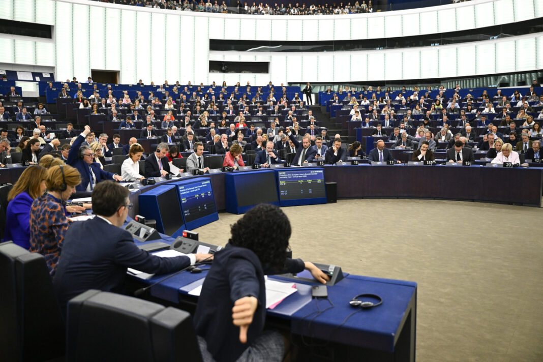 EP-184318B_Plenary_6_Votes