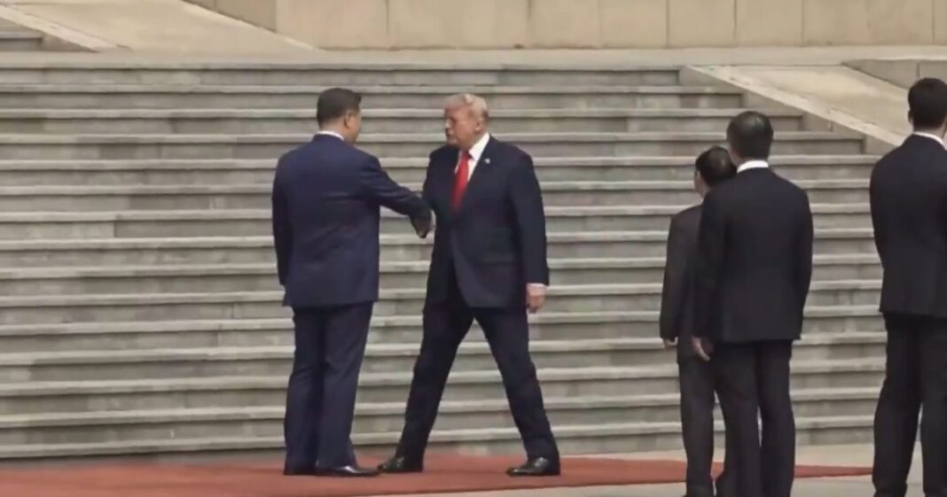 Trump y Xi Jinping inician conversaciones bilaterales en Pekín en medio de tensiones comerciales Trump y Xi Jinping inician conversaciones bilaterales en Pekín en medio de tensiones comerciales