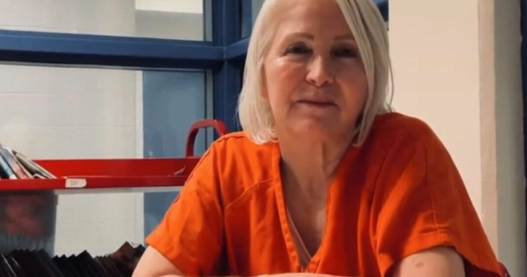 Tina Peters retira sus declaraciones tras la clemencia concedida por el gobernador Polis Tina Peters retira sus declaraciones tras la clemencia concedida por el gobernador Polis