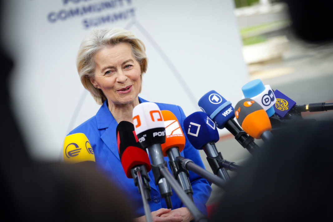 Von der Leyen sitúa antes de final de año la firma del acuerdo comercial con la India Von der Leyen sitúa antes de final de año la firma del acuerdo comercial con la India