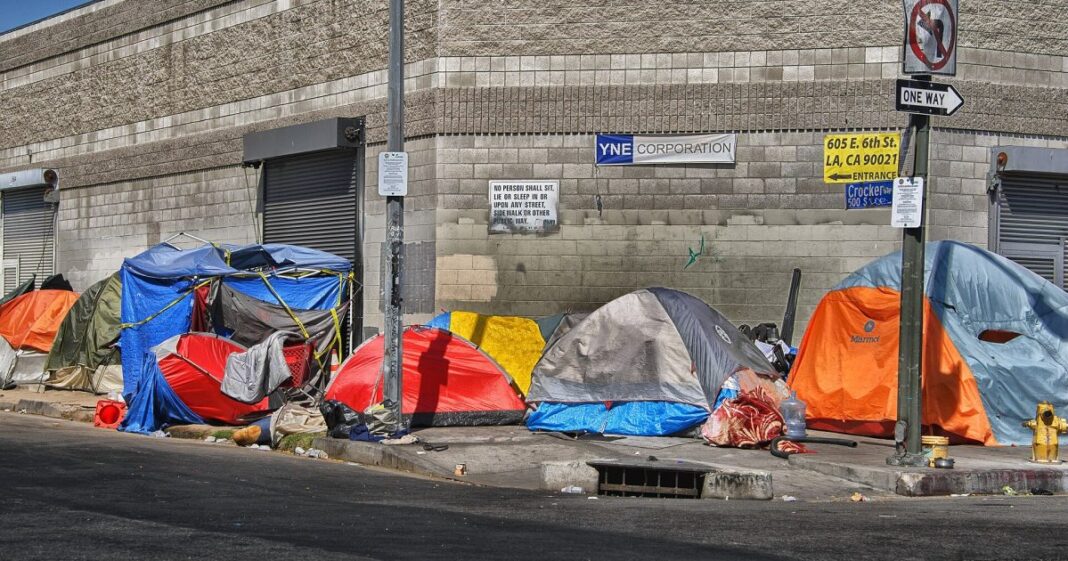 El enfrentamiento interno entre demócratas se intensifica en la carrera por la gobernación de California El enfrentamiento interno entre demócratas se intensifica en la carrera por la gobernación de California