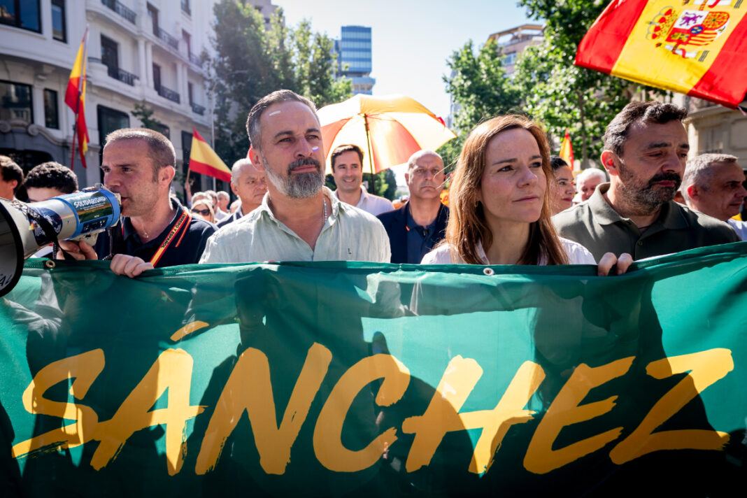 Miles de personas participan en Madrid en la Marcha por la Dignidad para pedir la dimisión de Sánchez Miles de personas participan en Madrid en la Marcha por la Dignidad para pedir la dimisión de Sánchez