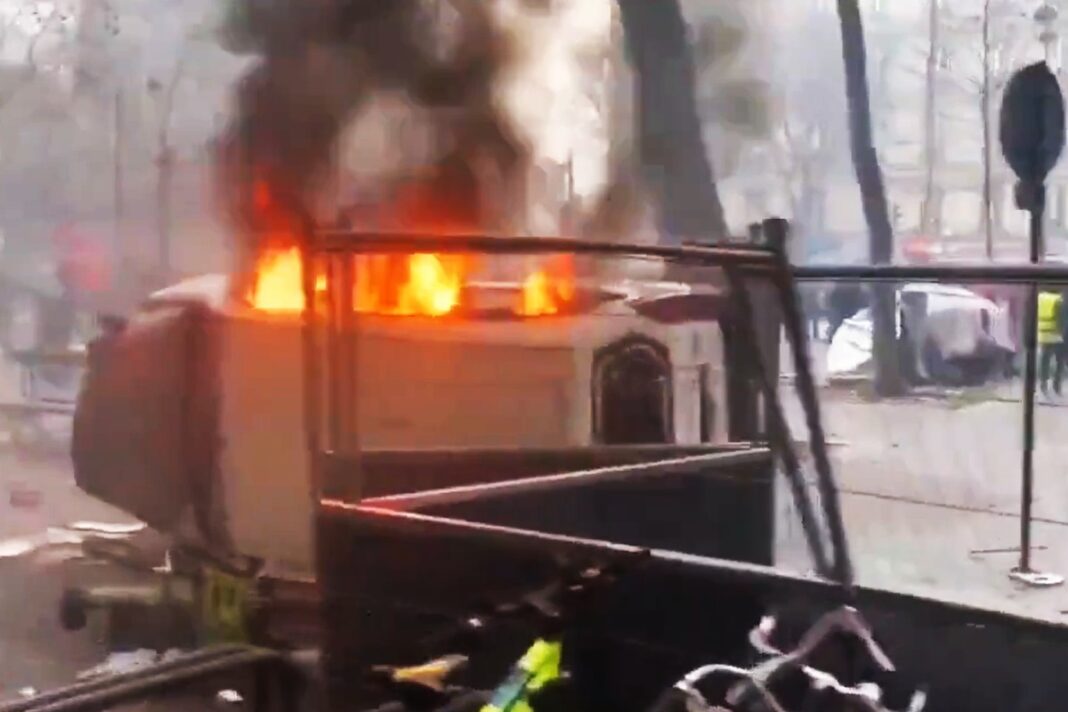 Disturbios en Francia tras la victoria del PSG en la Champions League Disturbios en Francia tras la victoria del PSG en la Champions League