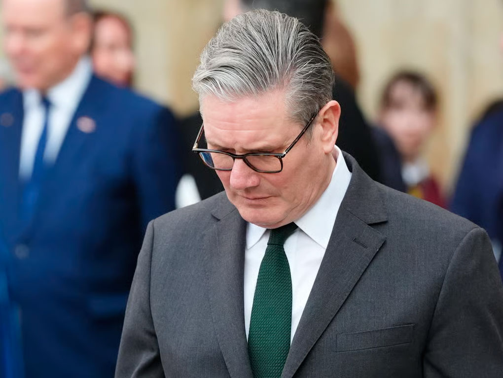 Starmer rechaza dimitir pese a que la mitad de británicos pide su salida Starmer rechaza dimitir pese a que la mitad de británicos pide su salida