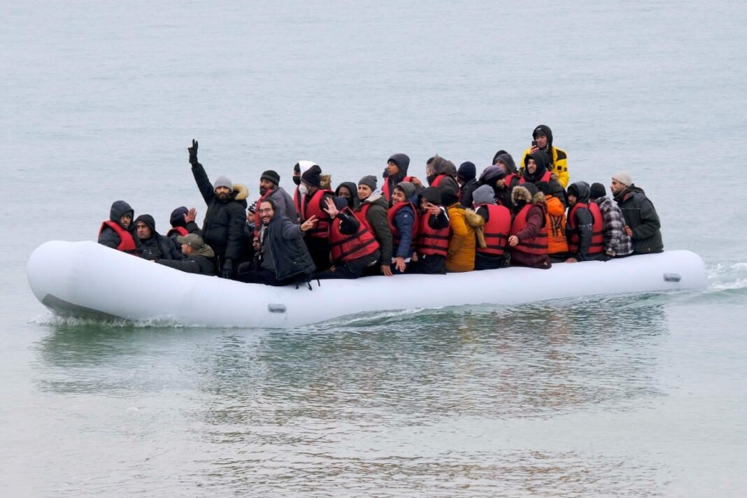 Detienen en Irak al «jefe» de las mafias de la inmigración ilegal en el Canal de la Mancha Detienen en Irak al «jefe» de las mafias de la inmigración ilegal en el Canal de la Mancha