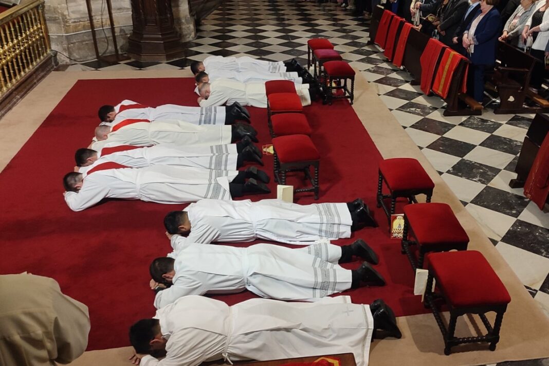 España registra un aumento de las vocaciones sacerdotales en los dos últimos años España registra un aumento de las vocaciones sacerdotales en los dos últimos años