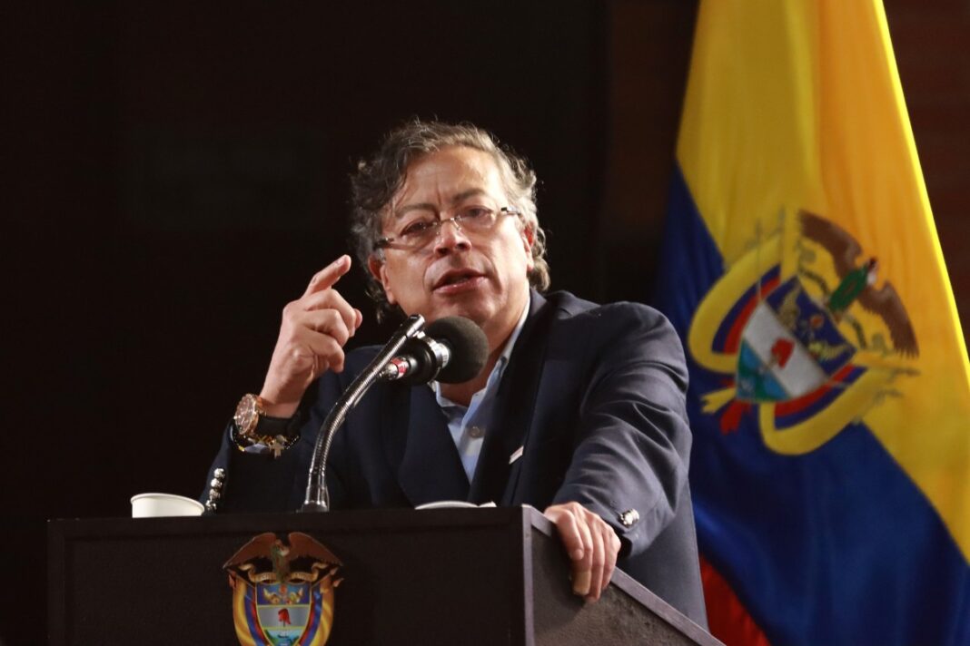 La popularidad de Petro se aproxima a mínimos históricos hacia el final de su mandato La popularidad de Petro se aproxima a mínimos históricos hacia el final de su mandato
