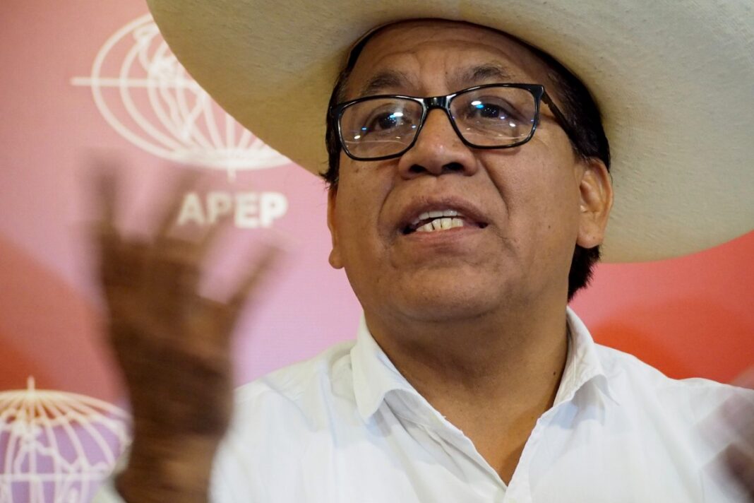 Reñida elección presidencial en Perú tras el escrutinio del 95% de los votos Reñida elección presidencial en Perú tras el escrutinio del 95% de los votos