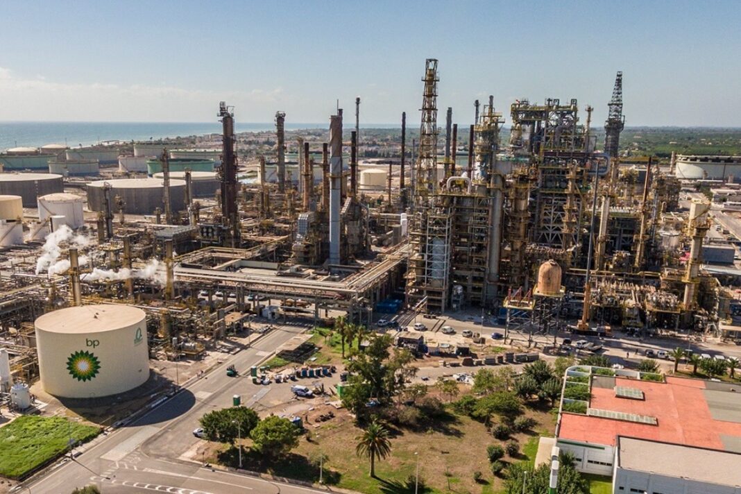 BP confirma el fracaso de su giro «verde» y devuelve el protagonismo al petróleo y el gas BP confirma el fracaso de su giro «verde» y devuelve el protagonismo al petróleo y el gas