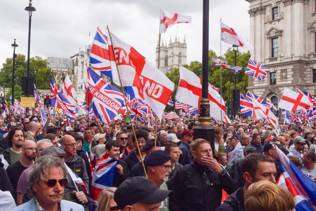 Ayuntamientos británicos excluyen a blancos de programas de empleo financiados con dinero público Ayuntamientos británicos excluyen a blancos de programas de empleo financiados con dinero público