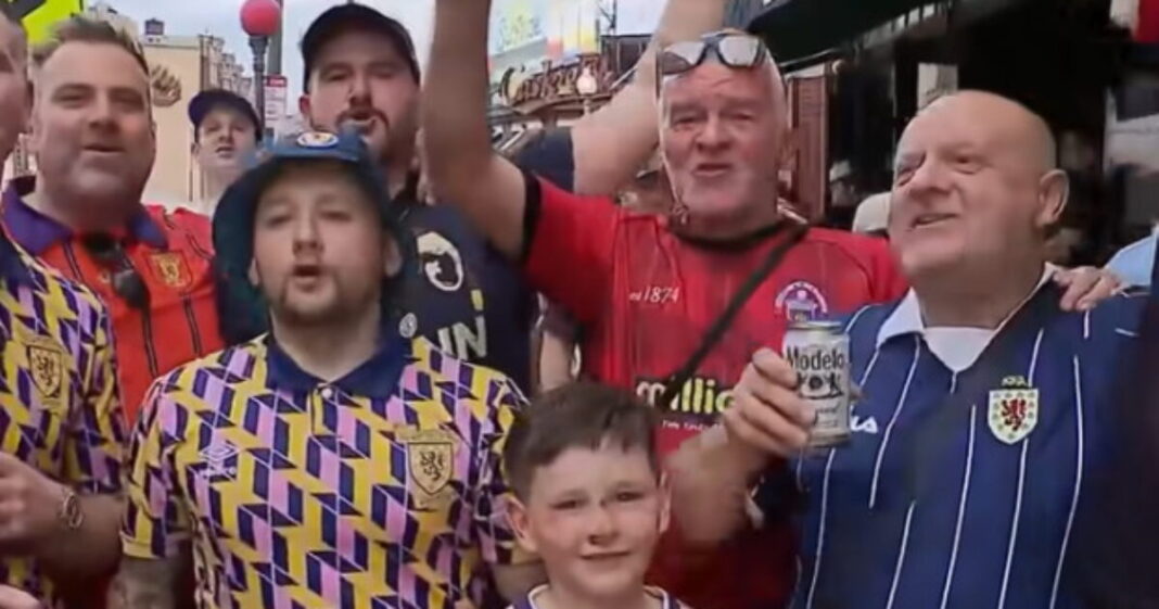 Aficionados escoceses elogian Estados Unidos durante su presencia en el Mundial Aficionados escoceses elogian Estados Unidos durante su presencia en el Mundial