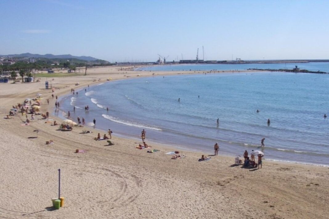 Los españoles gastarán una media de 1.257 euros este verano, pero viajarán menos debido a la crisis económica Los españoles gastarán una media de 1.257 euros este verano, pero viajarán menos debido a la crisis económica